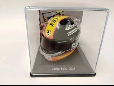 NEW 1:5 Casco Helmet F1 CARLOS SAINZ 2023 - Italian GP FERRARI SPARK +Magazine - Immagine 1 di 4