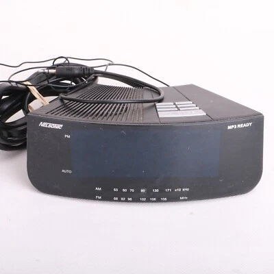 Nelsonic NLC608a Digital AM/FM AUX INPUT LED Clock Radio Dual Alarm Snooze - Image 1 of 4