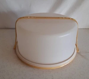 Tupperware Large Cake or Cookie Carrier with Lid & Strap Handle Harvest Gold - Picture 1 of 3