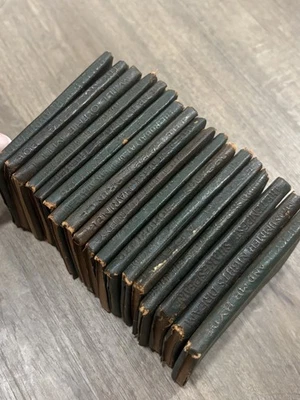 Vintage Little Leather Library Miniature Books- Lot of 18 Shakespeare, Stevenson Foto 1 de 4