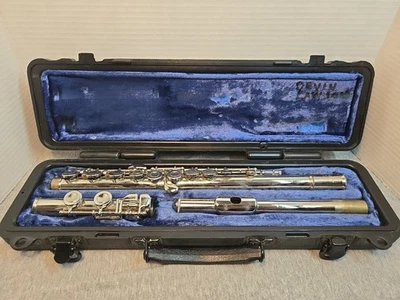 Flauta Selmer com estojo rígido  - Imagem 1 de 4