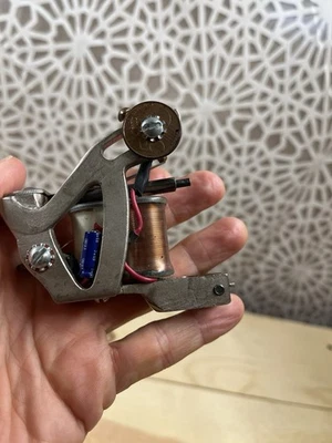 Bobina para máquina de tatuaje Jacob Redmond Foto 1 de 4