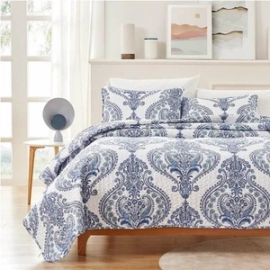 Full/Queen Size Soft Microfiber Reversible Blue/White Baroque Design Quilt Set - Picture 1 of 3