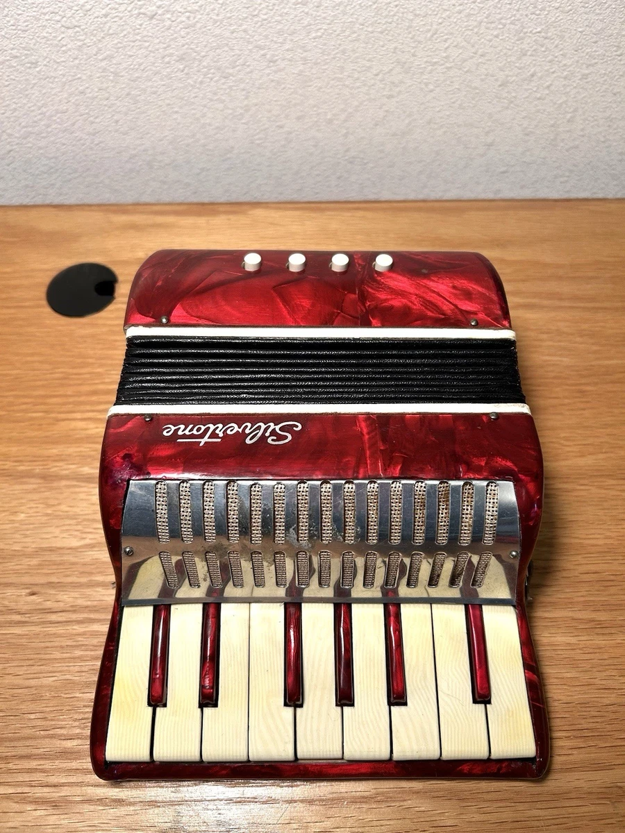 Castle アコーディオン made in Italy Castle アコーディオン made in