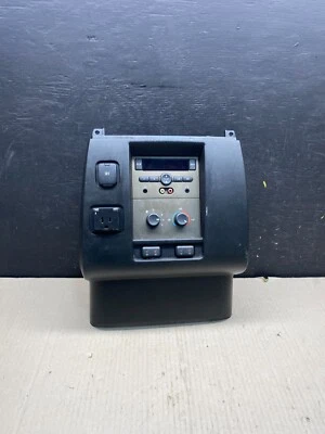 2011 - 2014 Lincoln Navigator Rear Player Radio Climate Control Outlet O1717 DG - Image 1 of 4