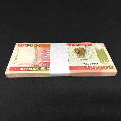 MOZAMBIQUE 100,000 100000 Meticais X 100 PCS 1993 P-139 Bundle UNC - Image 1 of 3