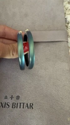 Pendientes de aro de lucita escarabajo negro Alexis Bittar 100 % auténticos Foto 1 de 4