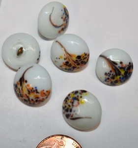 VINTAGE 6 WHITE GLASS BUTTONS 14.5mm • PAINTED FLORAL DESIGN * ROUND - Picture 1 of 1