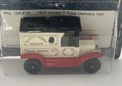 Ford Modelo T Delivery Van TOMY Pocket Cars 1:64 Diecast 121522DMT 4403-134-F13 Foto 1 de 4