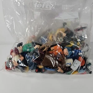 Konvolut Vintage Spielzeug Figuren Teile und Teile sowie komplettes Spielzeug - Bild 1 von 6