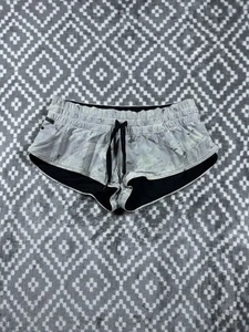 Lululemon Shorts Womens 6 White Black Reversible Water Surf Athletica Running - Picture 1 of 11