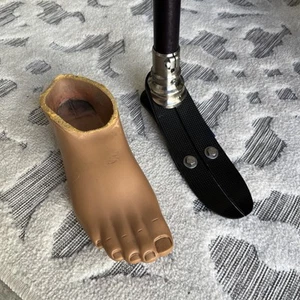 Bulldog RightLeg Below Knee Prosthetic Size Condition Pre-Owned Size 27 - Picture 1 of 23