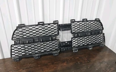 Dodge RAM 1500 2014 fabricante de equipos originales inserto de panal 13DJHC1010A Foto 1 de 4