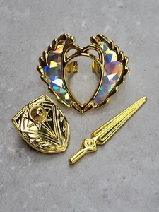 She-Ra Bambola Spada Corona Scudo Set Ricambio Personalizzato Metallo Dorato She Ra - Foto 1 di 10