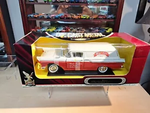 FORD 1957 COURIER SEDAN DELIVERY 1:18 DELUXE EDITION ROAD SIGNATURE - Picture 1 of 6