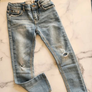 Lucky brand 6x zoe skinny distressed blue jeans - Picture 1 of 4