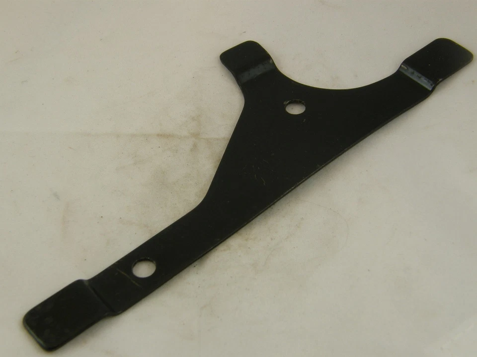 NOS BSA 1960-68 C15/B40/A10/A65 GAS TANK KNEEPAD L/H MOUNTING PLATES,  # 42-8114 - Изображение 1 из 1