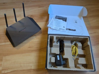 Netgear XR300 Nighthawk Pro Gaming Dual Band Wireless Wifi WLAN Router - Bild 1 von 4