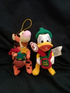 Adornos navideños de peluche Tigger y Donald Duck de la tienda Disney - Imagen 1 de 10