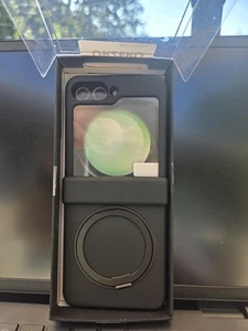 Orzero Phone Case Compatible for Samsung Galaxy Z Flip 6/Z Flip 5 BLACK  - Picture 1 of 5