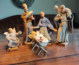 Krippenfiguren⭐ Anna Fehrle Holz alt Weihnachten Christkind Engel handgeschnitzt - Bild 1 von 6