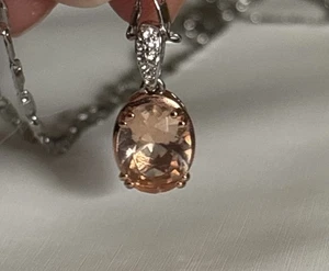 Collana con ciondolo in morganite di pesca con accento di diamante balla - Foto 1 di 12