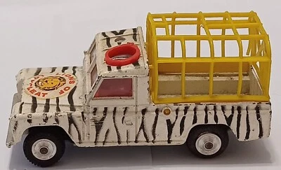Corgi Toys Land Rover 109 W.B., 'Lions of Longleat', very good conditions - Immagine 1 di 4