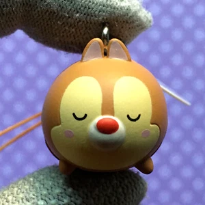 Gachapon: Disney Tsum Tsum Strap Figurine - Dale Closed Eyes Arcade Game Konami - Picture 1 of 5