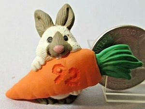 1992 Hallmark Merry Miniature BUNNY Easter Spring rabbit carrot - Picture 1 of 7