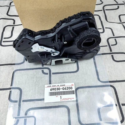 Actuador de bloqueo de puerta eléctrico OEM lado del pasajero delantero derecho para Toyota RAV4 Lexus EE. UU. Foto 1 de 2