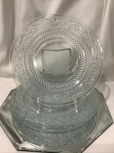 Vtg KIG Malaysia Clear Glass Dinner Plates 10" Fleur De Lis Edge - Set of 4 EUC - Picture 1 of 5