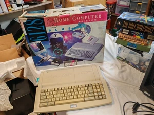 Amstrad Cpc 6128 plus clavier AZERTY 100 % Fonctionnel 6128 + boite d'origine - Zdjęcie 1 z 17