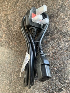 1 Metre UNIVERSAL UK 3 PIN (KETTLE LEAD) POWER CABLE CORD MAINS PLUG - Picture 1 of 2