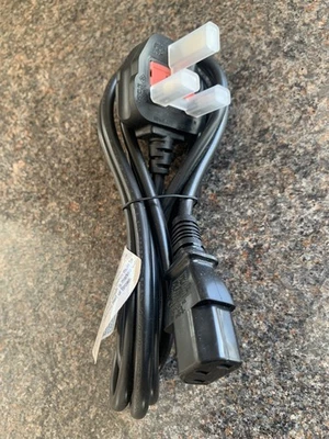 1 Metre UNIVERSAL UK 3 PIN (KETTLE LEAD) POWER CABLE CORD MAINS PLUG - Image 1 of 2