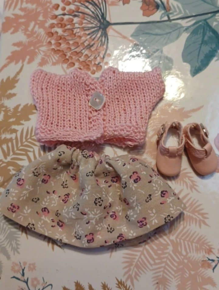 Golf rosa, gonna e scarpine coordinate per bambole mini Furga Lisa e Lucia & C - Immagine 1 di 1