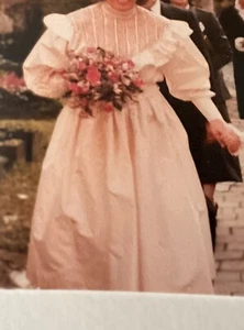 Romantisches Brautkleid v. Marc Kehnen Gr. 38 100% Seide champagner 87cm lang - Bild 1 von 10