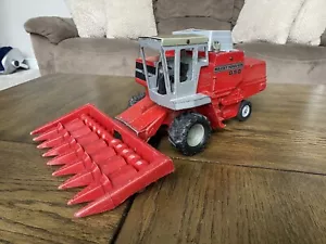 Ertl 1/16 Scale Massey Ferguson 850 Combine With Corn Head RARE - Picture 1 of 12
