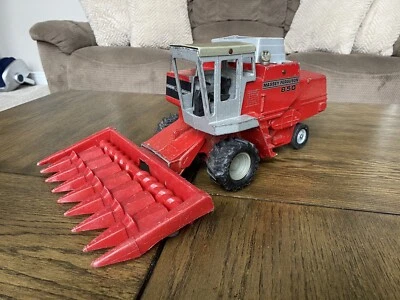 Ertl 1/16 Scale Massey Ferguson 850 Combine With Corn Head RARE - Image 1 of 4