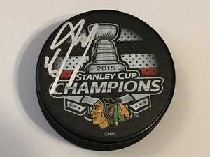 Disco de la Copa Stanley 2015 firmado por Marcus Kruger certificado de autenticidad Chicago Blackhawks Hurricanes - Imagen 1 de 1