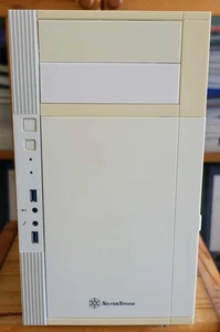 Silverstone Precision PS07 * SST-PS07W * mini Tower * Weiß * 3 Lüfter * USB 3.0 - Bild 1 von 13