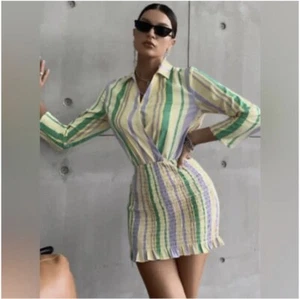 Mini Vestido Para Mujer ZARA Verde Lima Recorte Drapeado Acanalado Talla GRANDE - Imagen 1 de 8