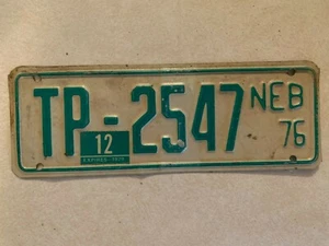 1976 NEB NEBRASKA NE WHITE Green TP-2547 LICENSE PLATE TAG Trailer  - Picture 1 of 3