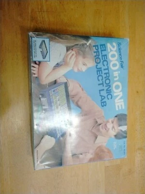 Vintage 200 in 1Electronics Lab! No Wires, Untested, Missint Battery Cover. - Image 1 of 4