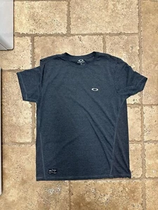 Oakley Dri Fit O Logo Athletic Shirt Size Large Men’s Regular Fit USA - Picture 1 of 6