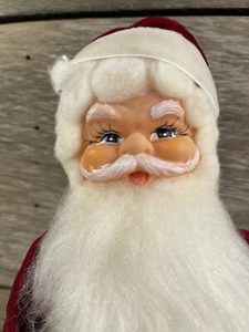 Vintage 13" Retro Kunststoff Gesicht stehend Santa Samt Anzug Pappbasis schrullig - Bild 1 von 24