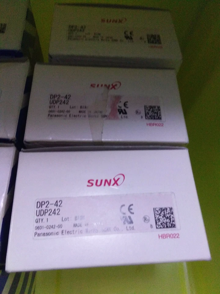 Sunx / Panasonic DP2-42 Digital pressure sensor switch DP2 NOB - Image 1 of 1