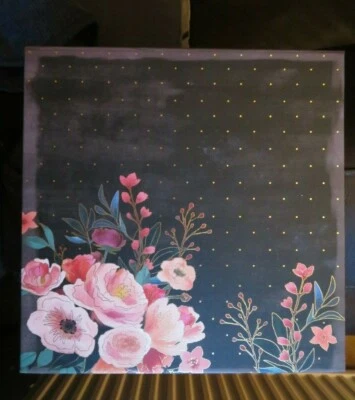 ANINHAMENTO / BUGIGANGAS / CAIXA ESTACIONÁRIA POR PUNCH STUDIO PRETO / FLORAL - Imagem 1 de 4