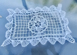 Vintage ivory hand crocheted placemat/ table runner/ tea tray doily. 10"X16" - Picture 1 of 9