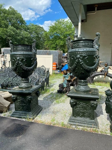 MONUMENTAL CAST IRON ESTATE INDOOR OR OUT GARDEN URNS - RS152 Cover