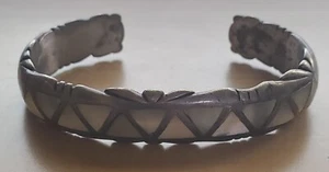 NATIVE AMERICAN ZUNI NAVAJO SILVER CUFF BRACELET GEOMETRIC DESIGN OLDER VINTAGE - Picture 1 of 8